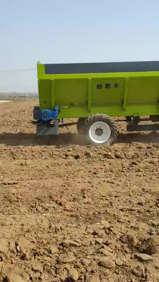 雨林大型撒肥机撒粪机撒粪车高清工作视频