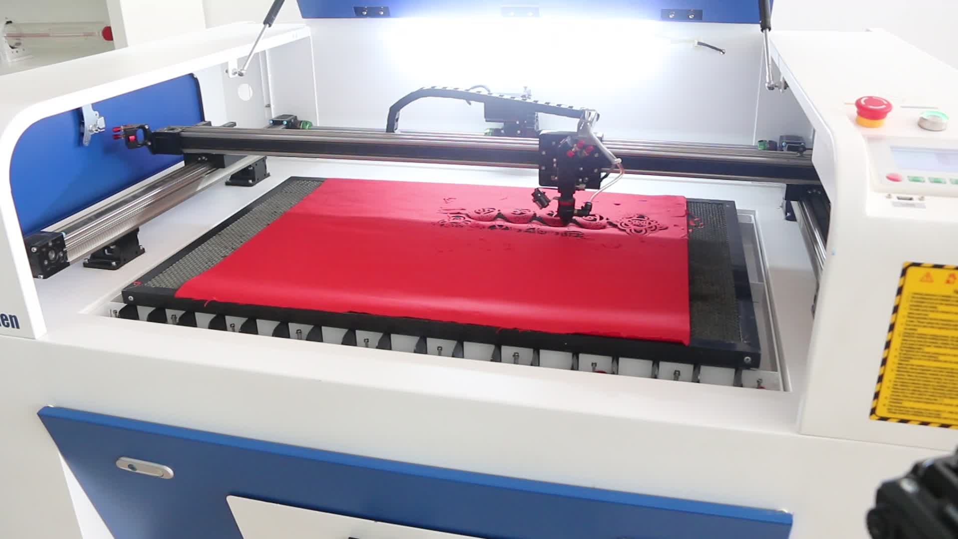 激光雕刻机剪纸视频,纸制品镂空专用设备