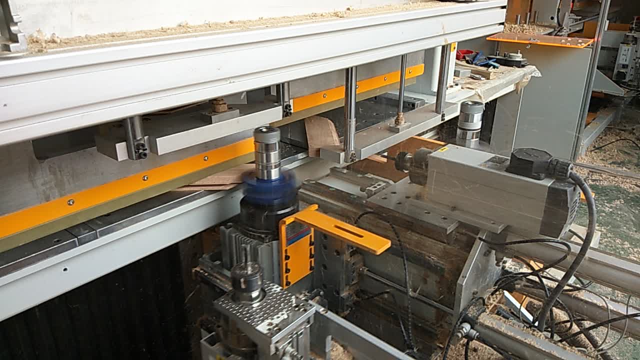 森德机械实木定制加工中心45度角铣槽打孔操作视频