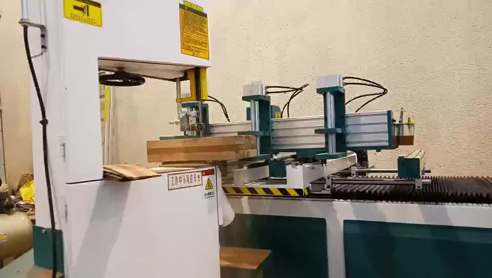 一代名品传奇数控带锯切割效果图