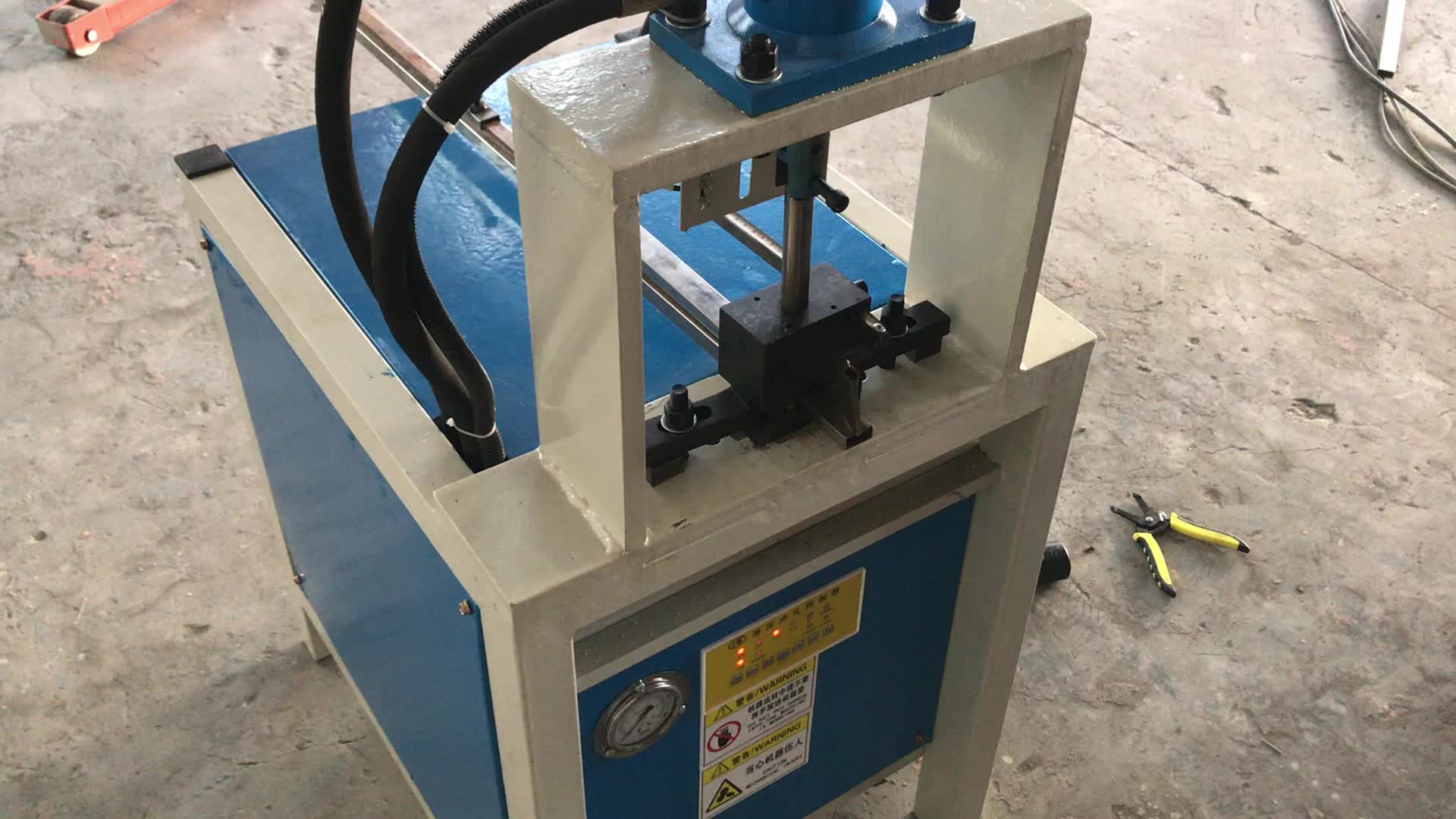 不锈钢护栏圆管磨口机63缸防盗网打孔机厂家直销